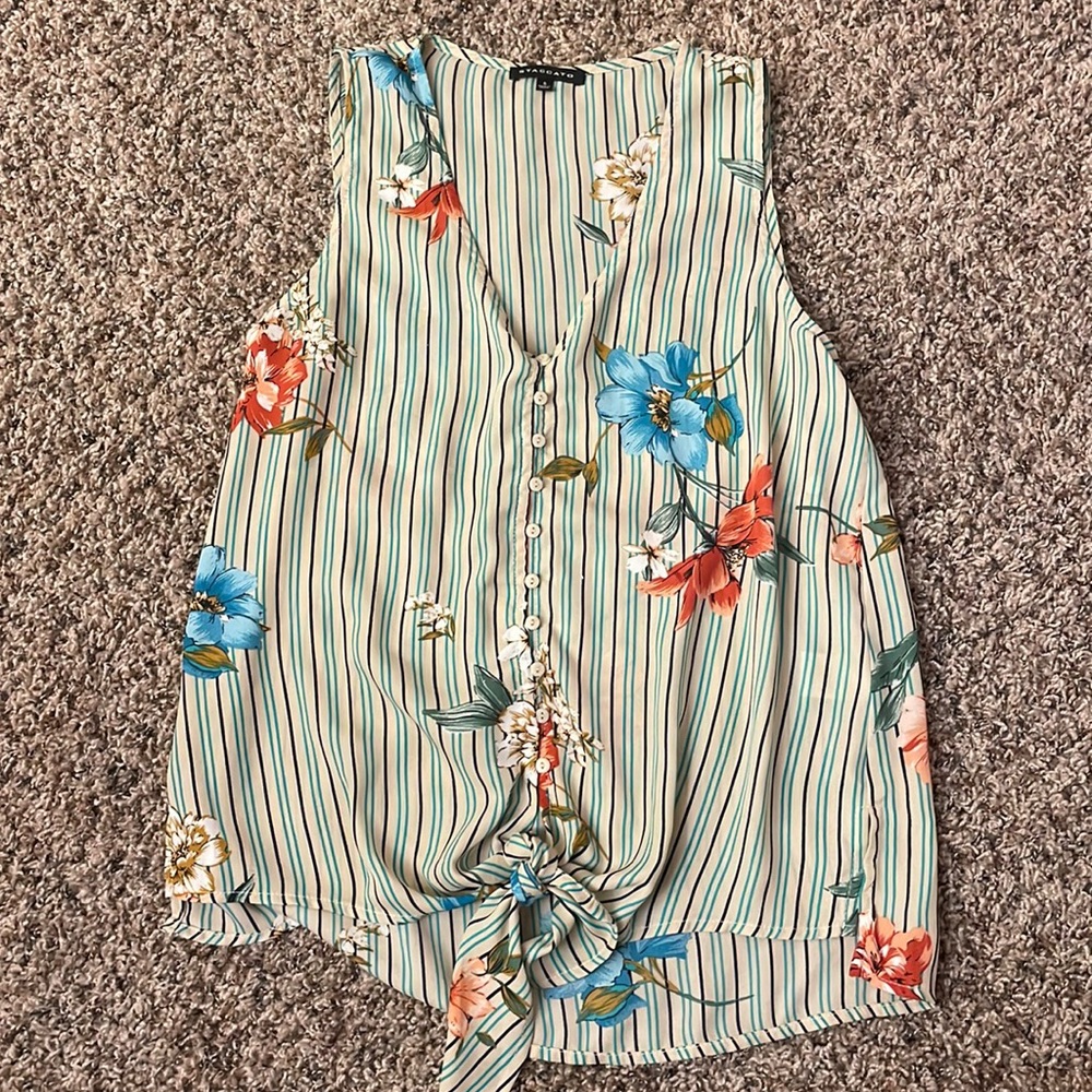 Sleeveless blouse